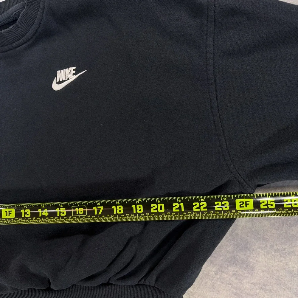Nike Sweatshirt Womens Large Black Cropped Crewneck Fleece Pullover Logo